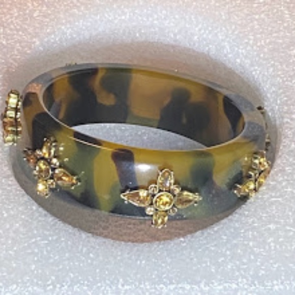 NWOT - Banana Republic Acrylic Bangle with Multiple Stone Detail - Picture 6 of 6